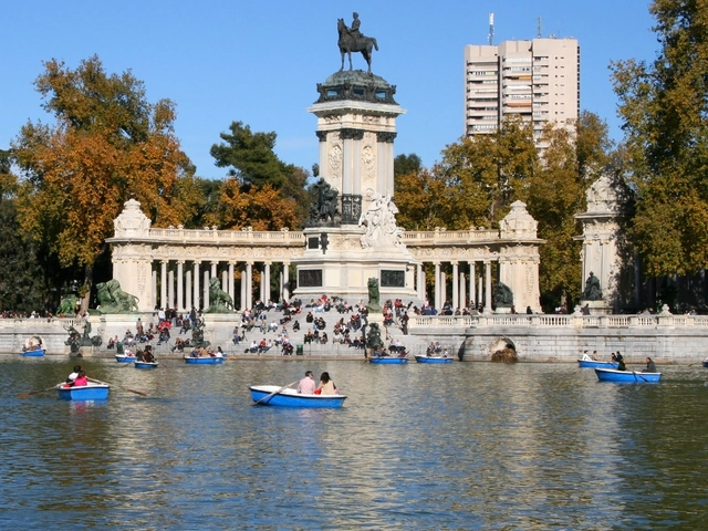 Madrid Travel Guide