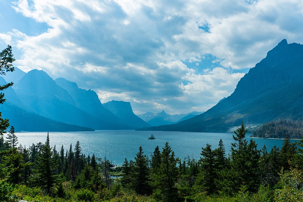 Montana: Exploring Big Sky Country featuring Yellowstone & Glacier National Parks