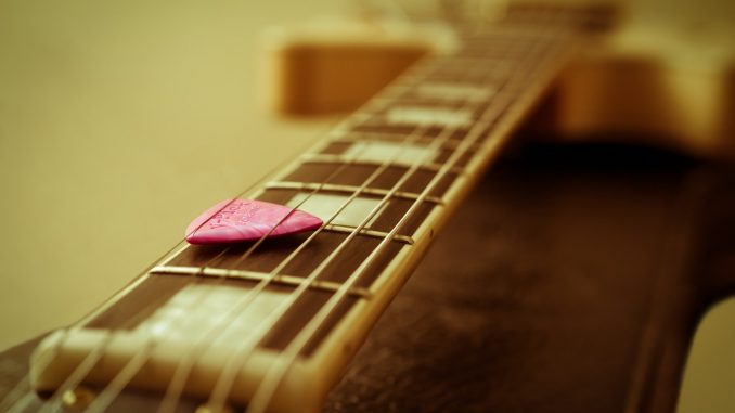 wholesale gemstone guitar picks,