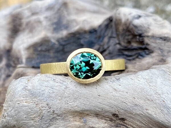 Here’s Why You Need To Buy Into The Parti Sapphire Trend ASAP