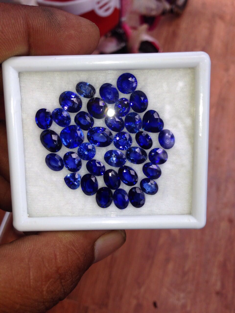 fancy sapphire large stones from ceylon